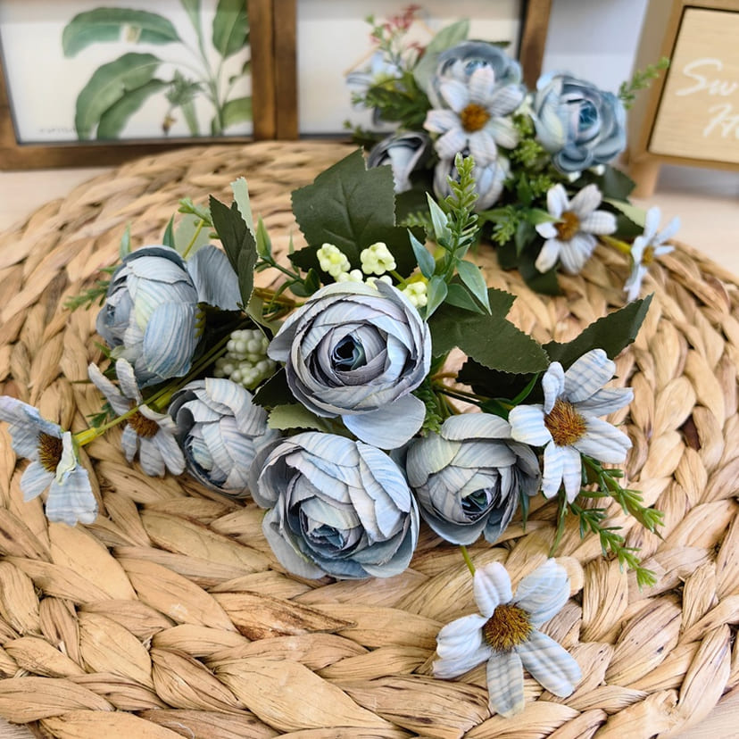 Искусственные цветы в Уфе | Цветы искусственные «Камелии с мелкоцветом», голубые, букет